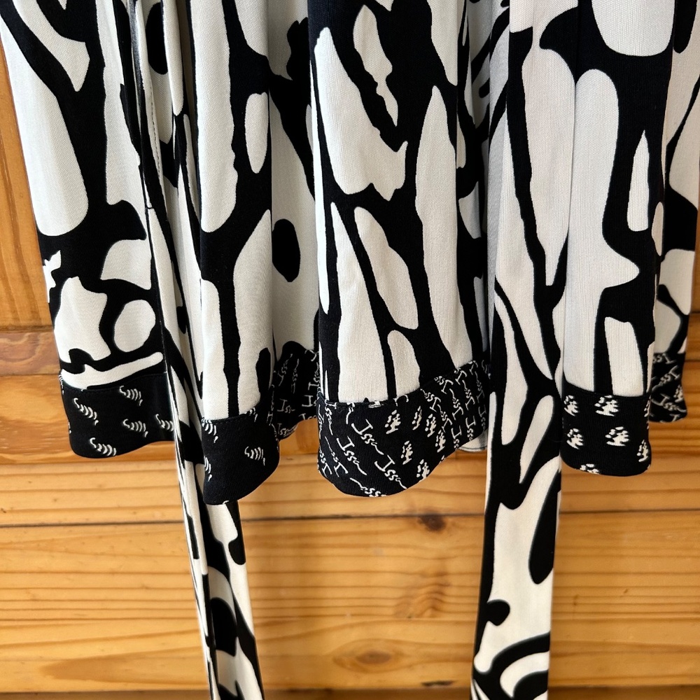 ISSA London Dress 100% Silk Black and White Tie V Neck Zip Up Midi Sz 2 - Picture 4 of 9